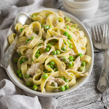 Bildmotiv für CAMBOZOLA und geröstete Walnüsse auf Linguine