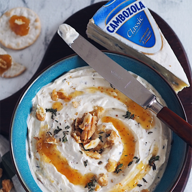 Bildmotiv für Cambozola Walnuss Dip