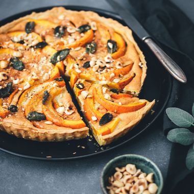 Bildmotiv für Kürbis-Quiche mit CAMBOZOLA, Salbei und Haselnüssen